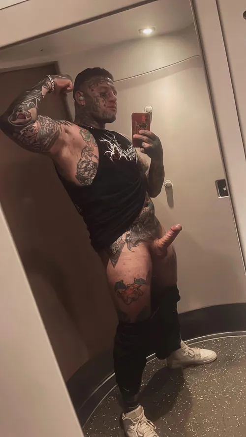 I always get so horny when I travel, constantly taking nudes in toilets!