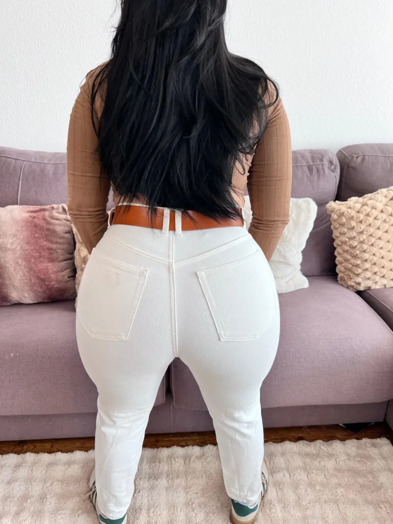 I love it when I feel you focus on my fat booty