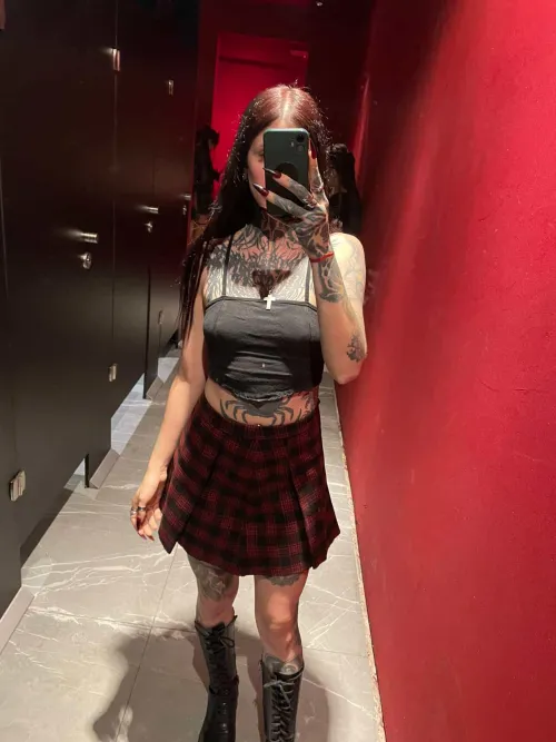 If you bump into me at the bar, would you cheat on me? She wouldn't even notice.