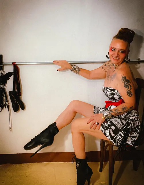 The higher the heel,the closer to dominance.My ballet boots aren't just for show,they're for setting boundaries