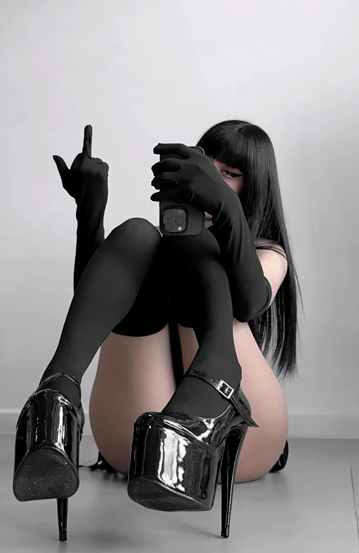 There’s a kind of man who stops feeling lost the moment his money and discipline are placed under the right woman instead of being wasted everywhere else.