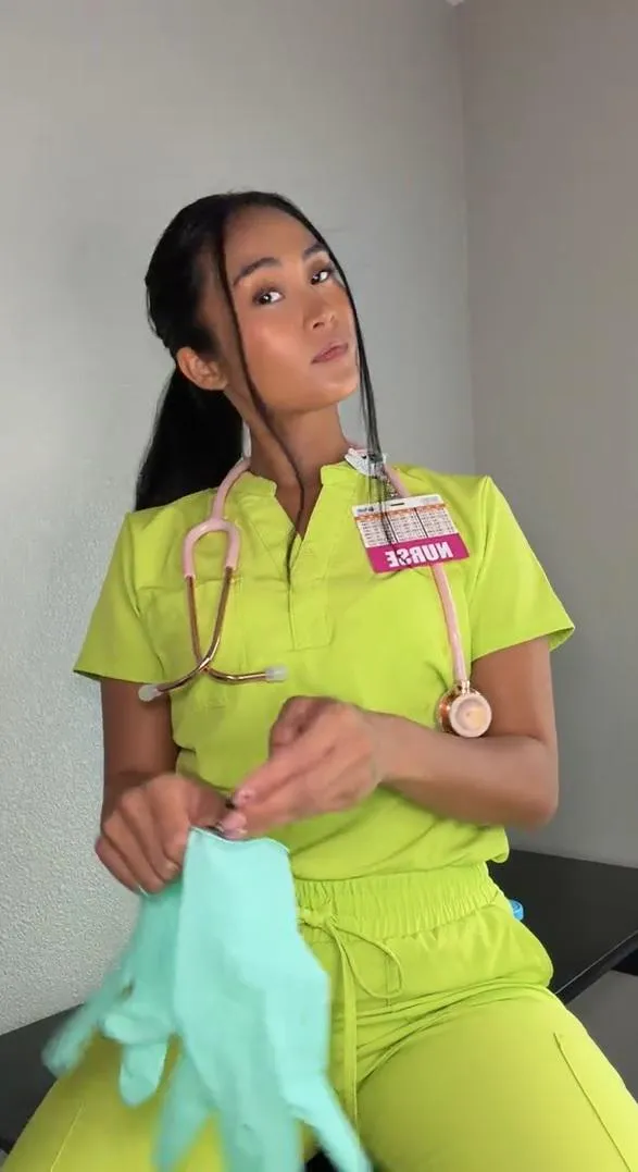 Would you bang me at work if I told you I’m horny?