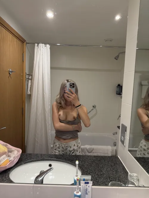 [19A] you like what u see?