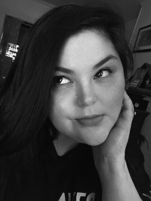 2 am and she calls me cause I'm still awake- can't sleep 