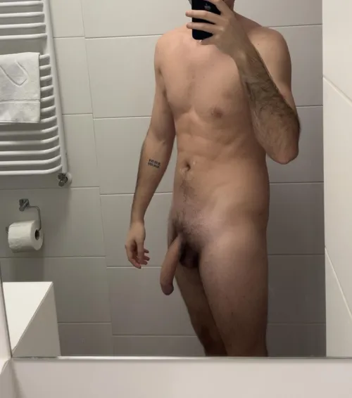 24M [M4MF] Polish bull in Thailand- lets play while he watches