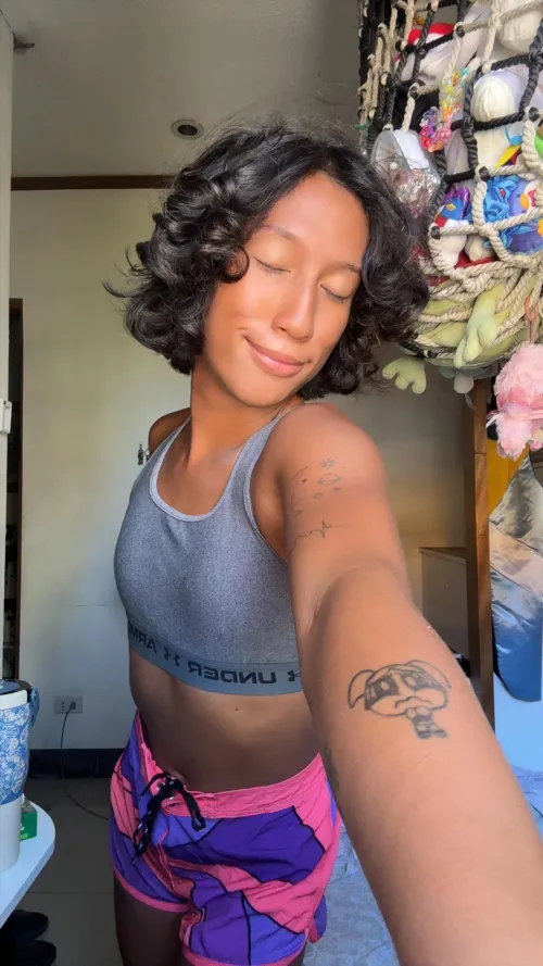 a rare non-naked picture lol