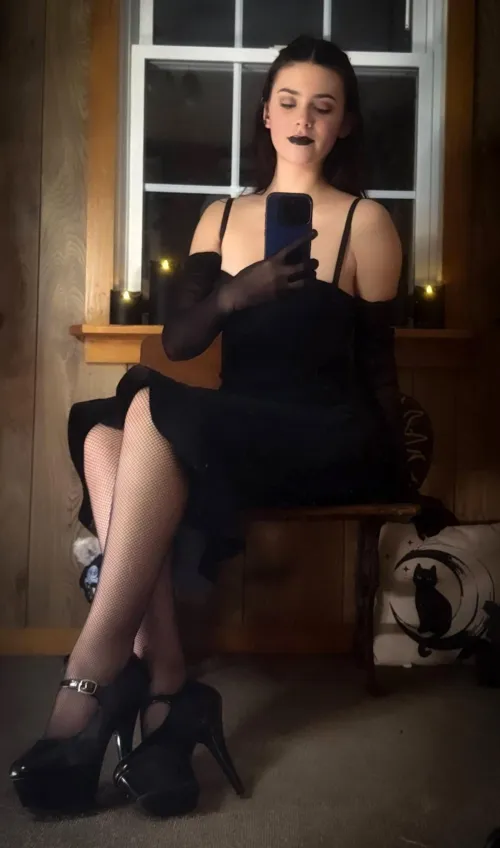 Black and shiny never goes wrong!