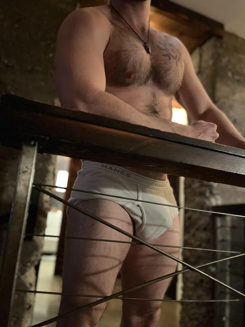 Bro’s eyes kept wandering while we chatted, didn’t realize I was bulging so hard