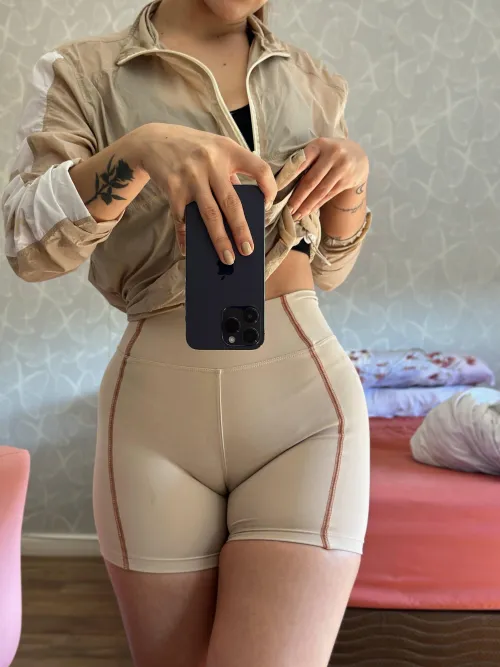 Can we skip leg day at the gym and do it at home instead