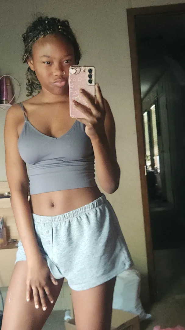 Comfy fit showing off the belly