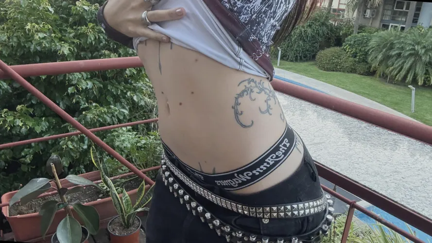 F4M - Anyone providing hosting? hmu on lg: lunarumes