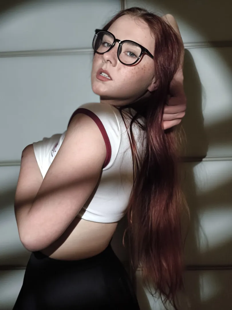 [IRTR] Freckles scattered like stars, begging to be kissed