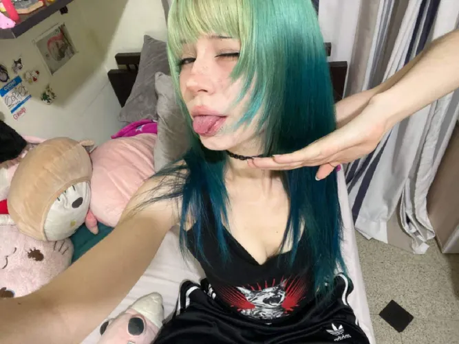 its too cold nowadays I need a man who can fuck me in the blanket thrice a day and keep me warm and sweaty all the timee