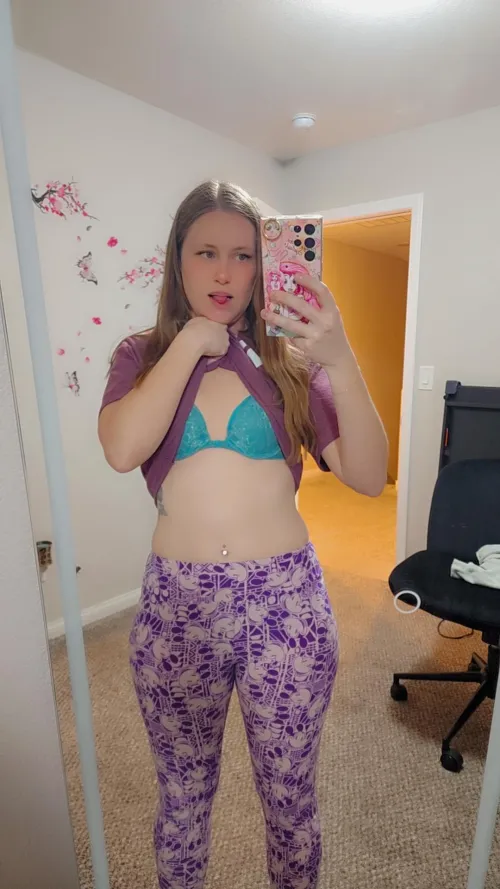 Just a little tease before bedtime. 