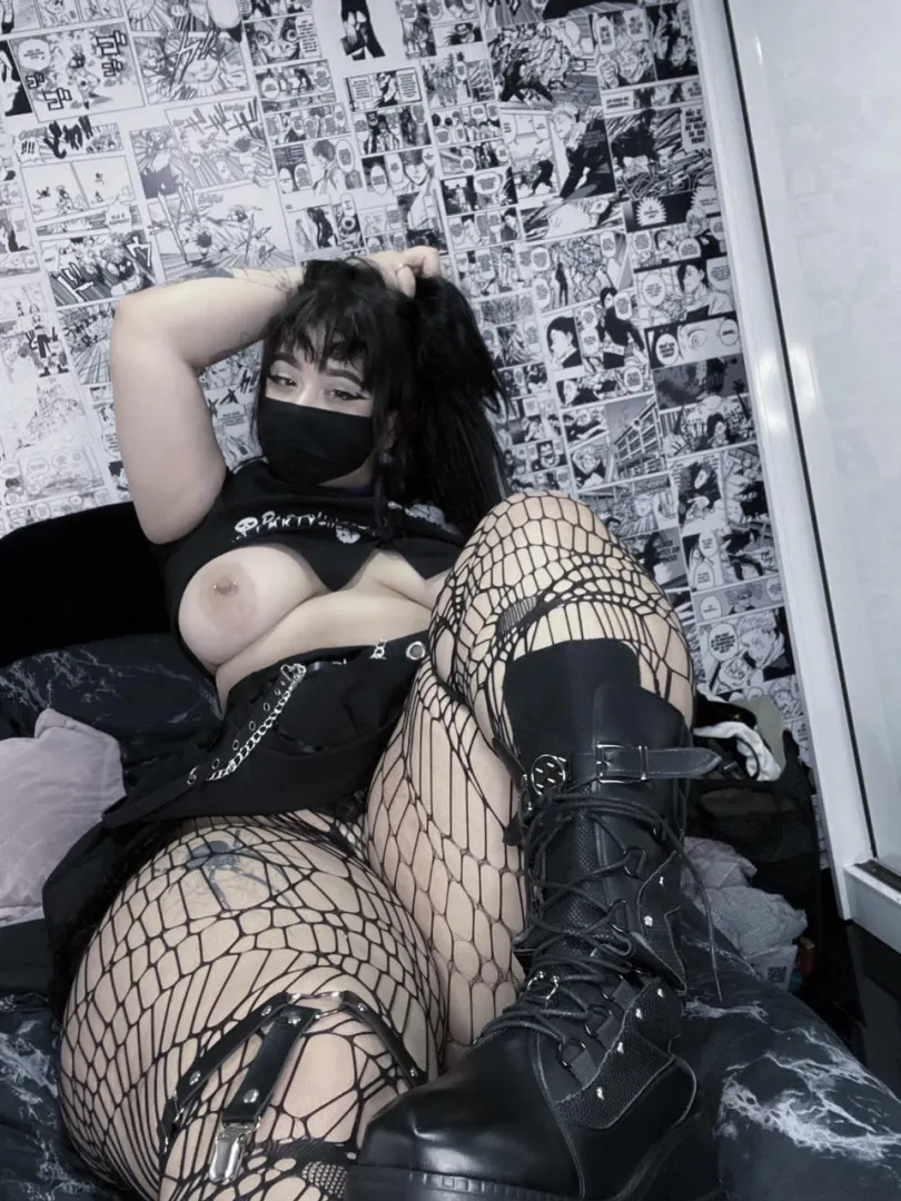 Just a needy goth girl