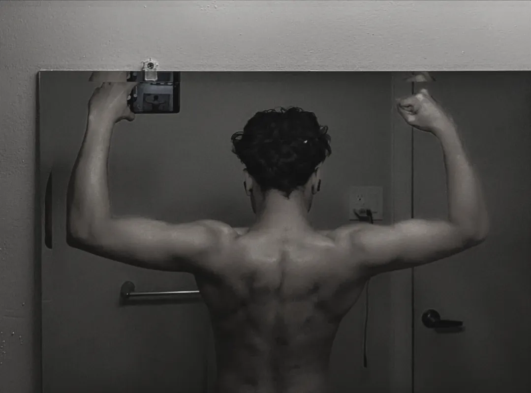 M4F Looking right now, I can host hit me up