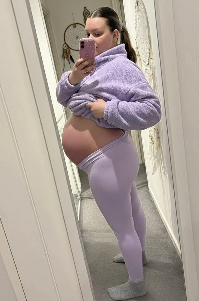 Preggo 26f belly: hot or ugly?