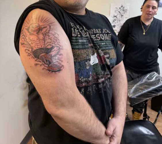 Tuesday all day or wed morning. Truly just looking to find a couple or single women that I’d like minded in the pursuit of nsa fun. Nothing crazy can meet in public place first if you want text first what ever works