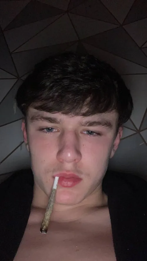 U weak over yung scally