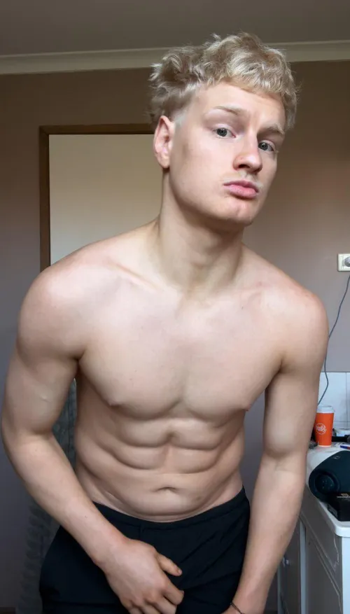 Who wants to suck with my tits?