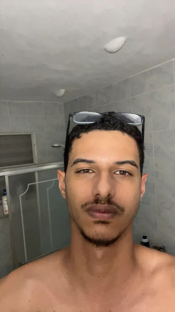 22 looking for bros around my age… down to chat and talk about anything, gym, snap or whatever.