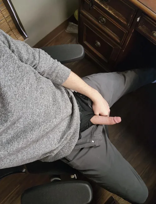 30 [M4A] #Ocoee - Any other bi/curious guys? DL guy (married to a woman) looking to have some fun with someone in a similar situation. Also into F, FTM, couples etc! Can’t host, but can travel or CarPlay. HMU!