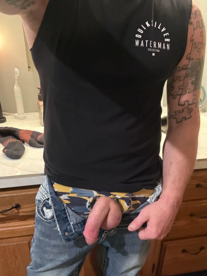(43) Missouri dad just hanging out