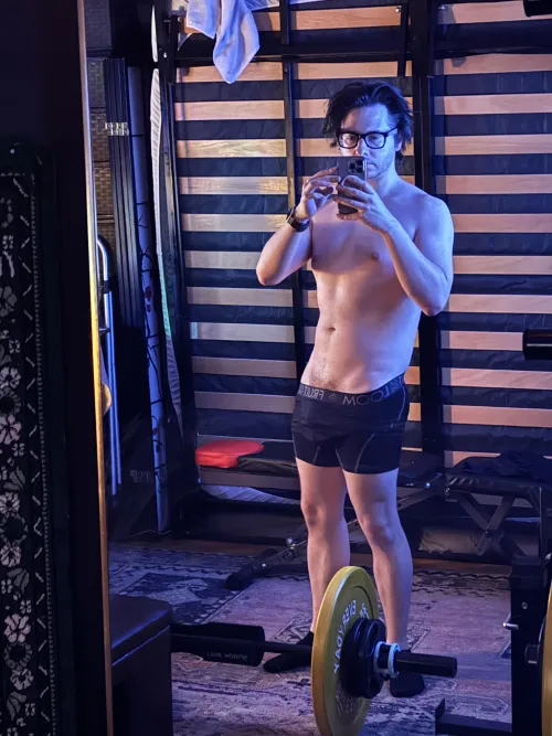 Been lifting while playing Expedition 33 and damn it’s lowkey working p well. [Return our 3P Tools/Apps]