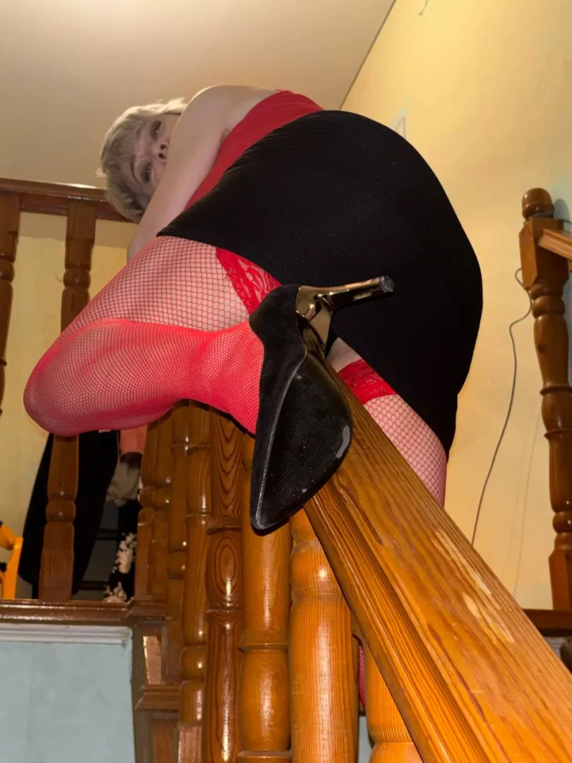 Clean-girl phase deleted. Filthy me reloaded.