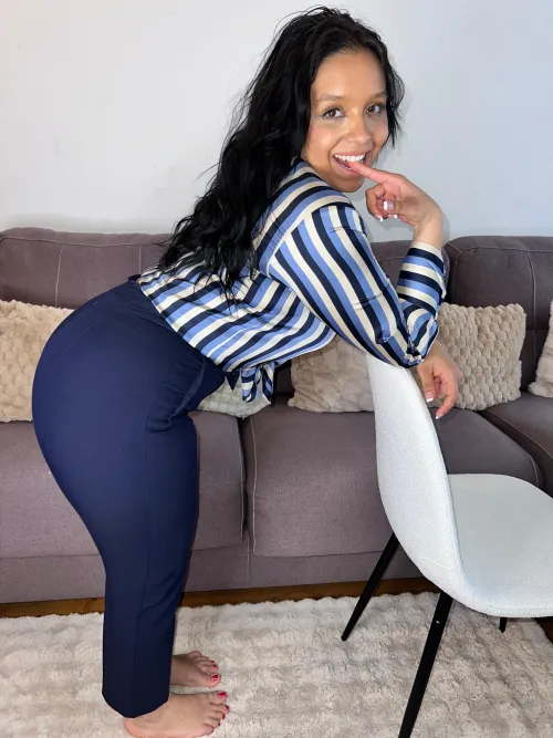 I need to find someone who knows how kiss a good girl