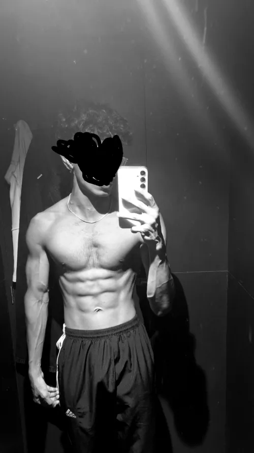 My Physique a Year Back with 3 months of gym but..
