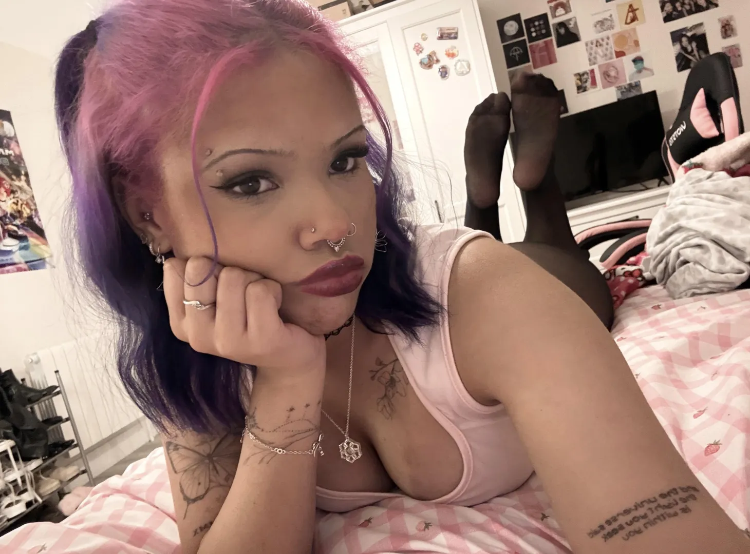 pretty spoiled brats trigger you so bad  first u start spiraling deeper for me and then you can’t stop sending ‍