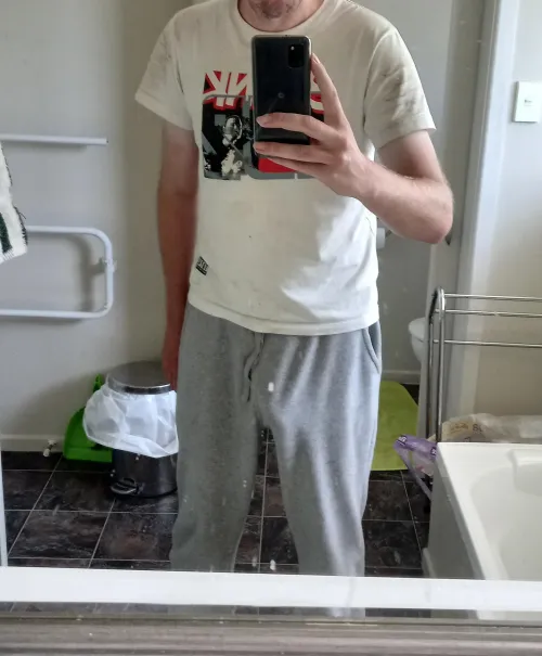 Who likes grey sweatpants?