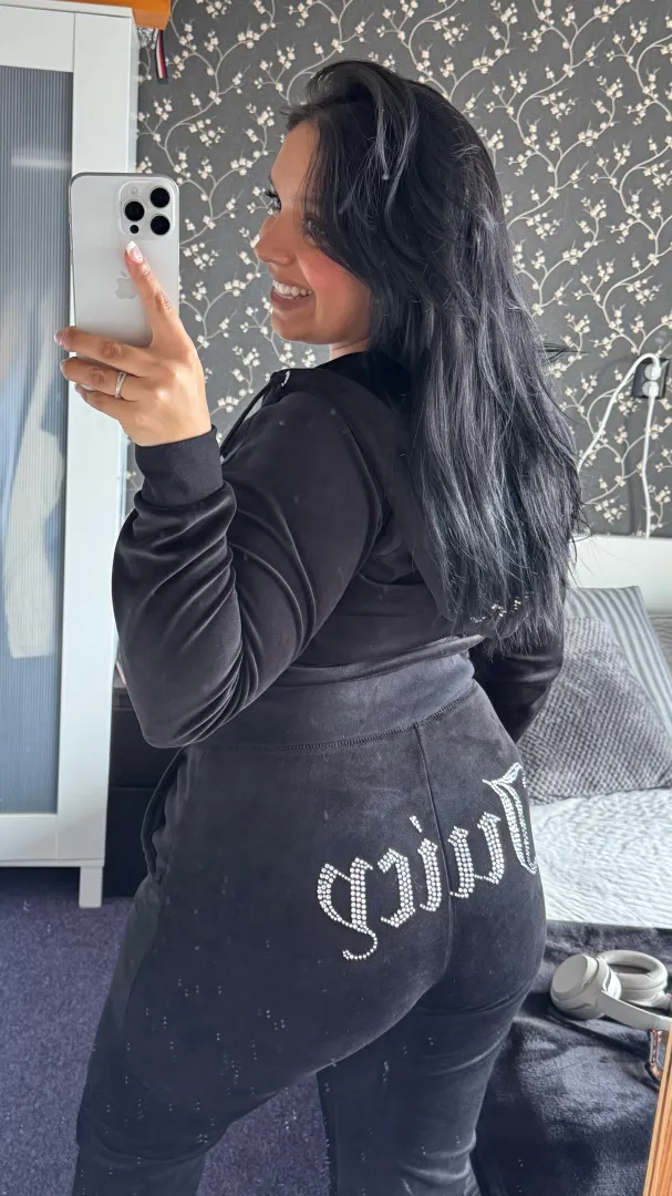 With only 25 ys old, wife but still naughty and sweet