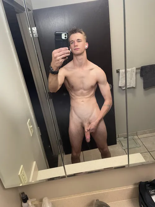 [19] I'm always so horny after the gym