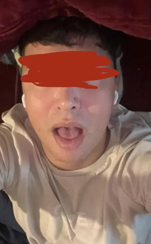 24 [M4M] #Seattle - Needing a new FWB. Any guys need some toe curling deep throat? Cock milker here, kick back & get slow drained. Straight guys welcome, I hear my mouth is better than pussy. BWC is my favorite but not required. You can even breed me