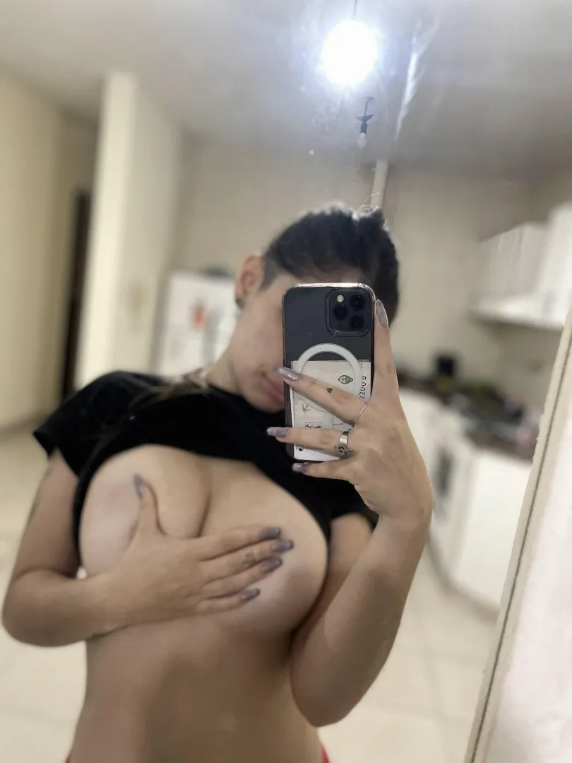 25 F4M who’s up for a quickie one?