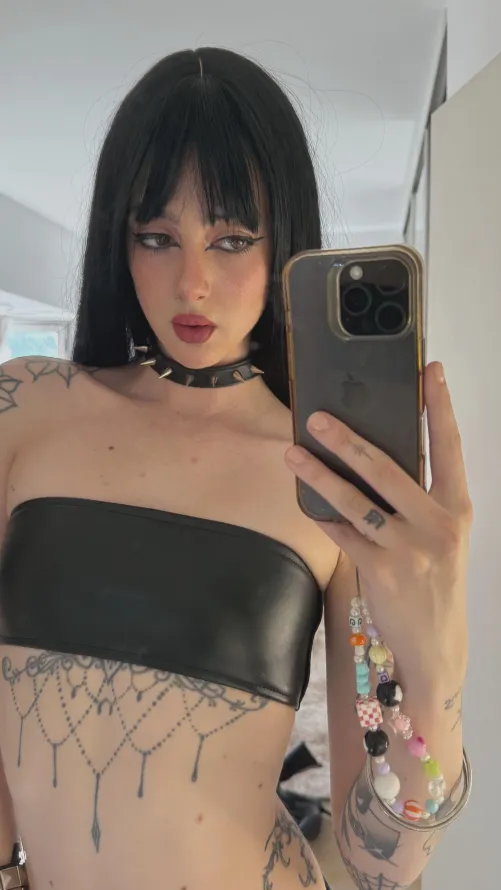 Can’t host but kinda buzzed + looking for some fun tonight/tmrw msg me on lg: lunarumes`19f4m