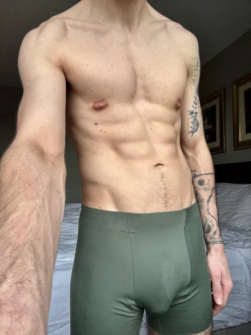 Do these boxers pass the vibe check or am I distracting you? 