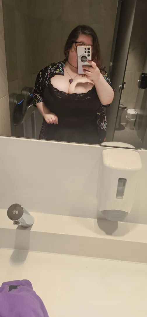 Do you like my date night outfit ?