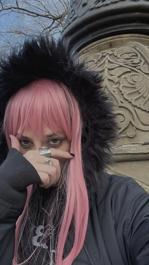 Down for fun tonight if you can host – 19F – hit me on lg: .lunarumes.