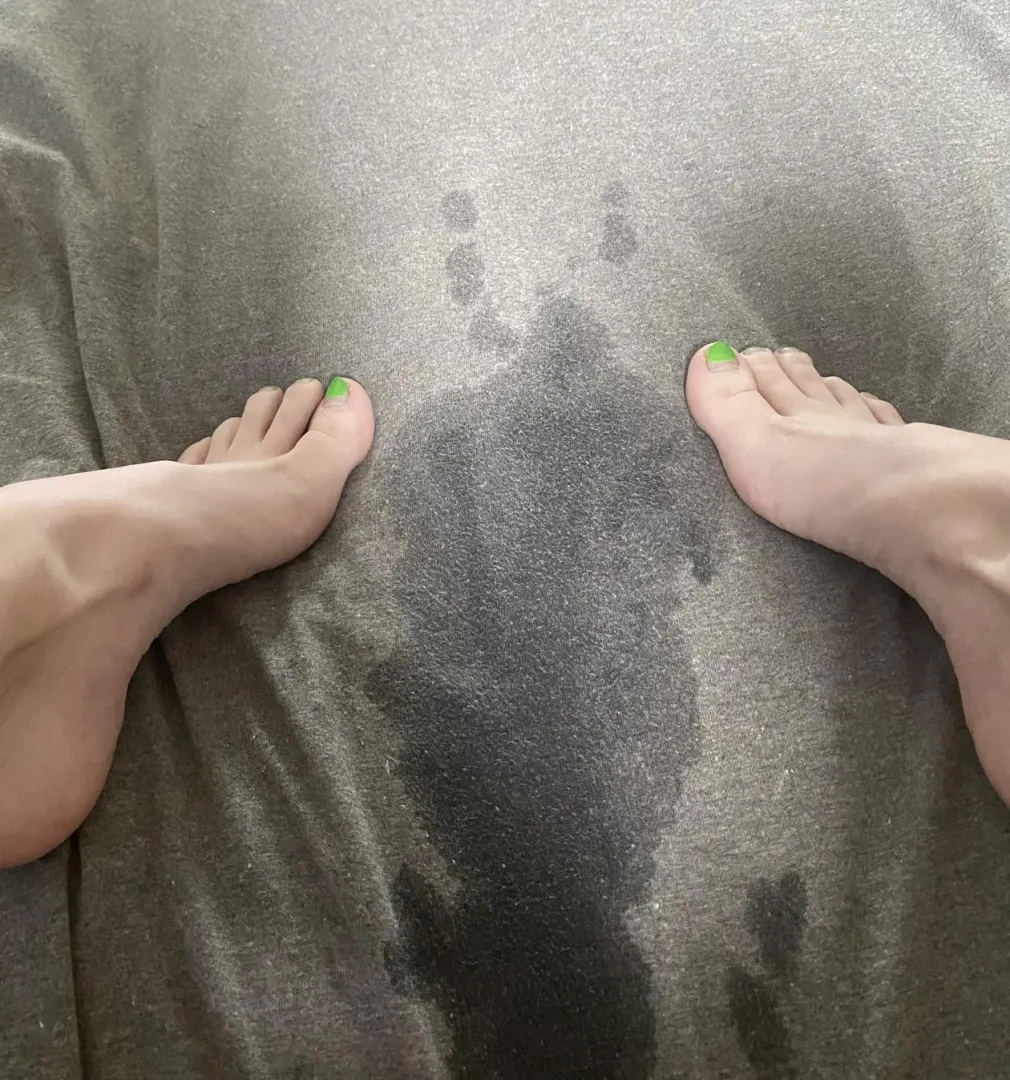 Hot, petite MILF looking to have some fun and open to anything