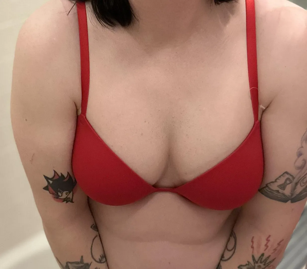 I broke down and bought a bra I kept seeing on TikTok and I rly love it!!