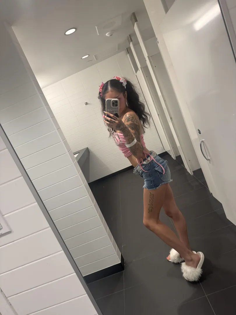 I could pull these up a bit more if u think that would look better :3