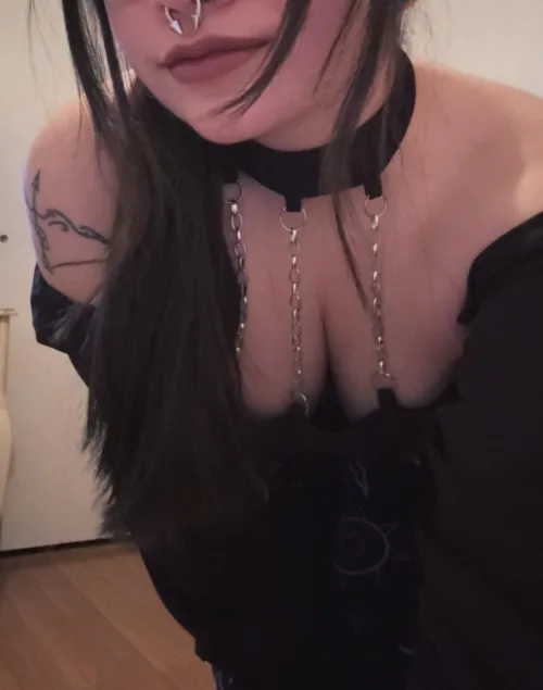 I need an attentive man to occupy my time‍