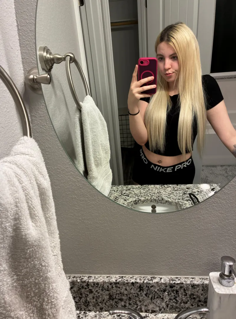 i'd let you fuck me if u wanna cum on my ass, you in?