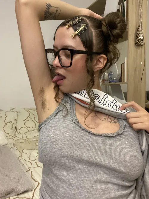 Love these stubbly pits or nah?