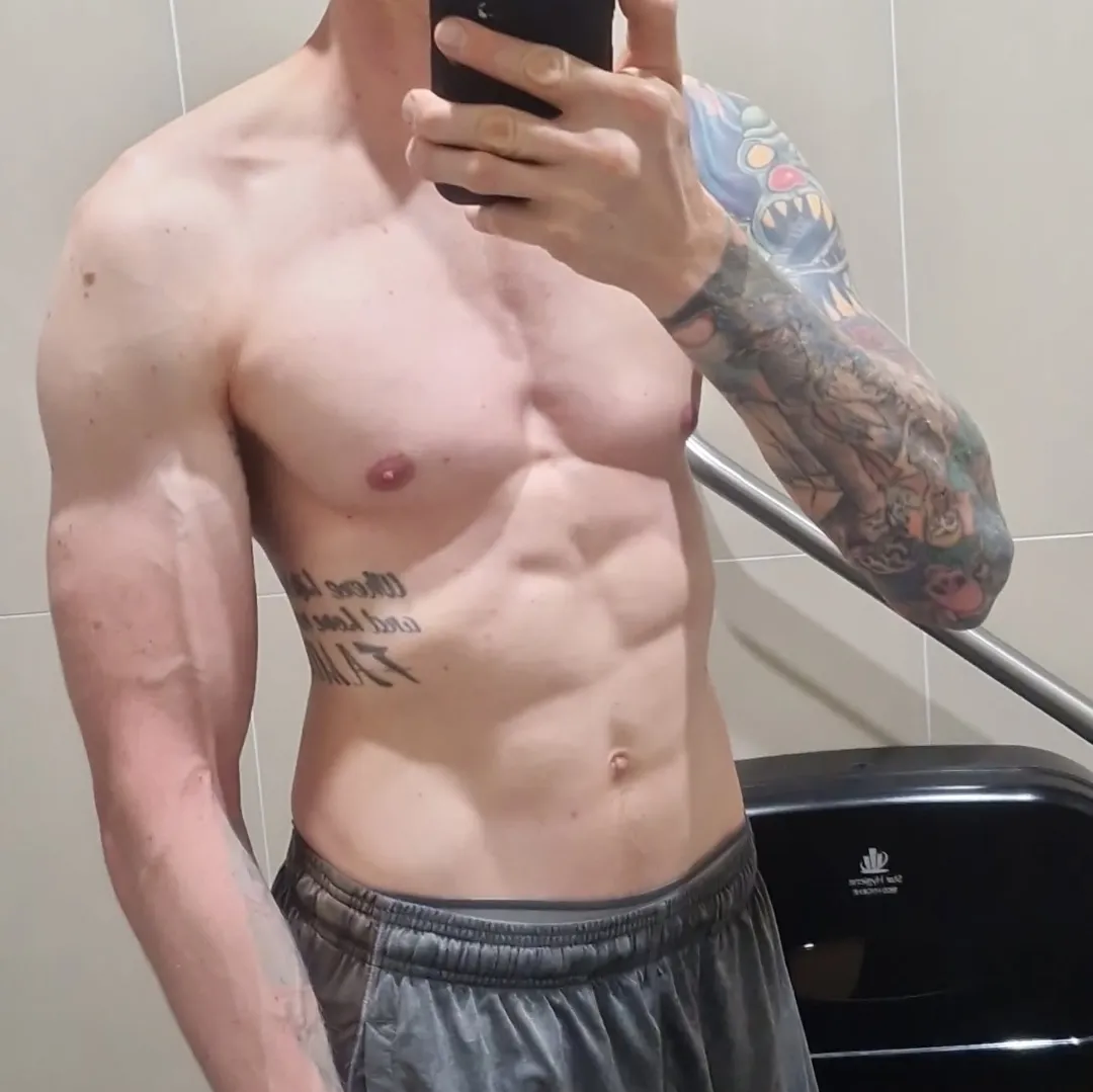 M32 looking for a female for casual encounters