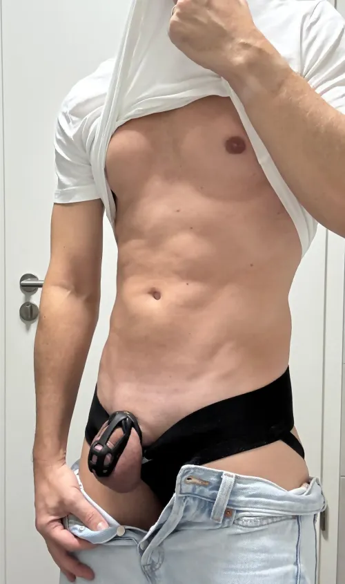 show me your locked dick and I´ll show you mine 