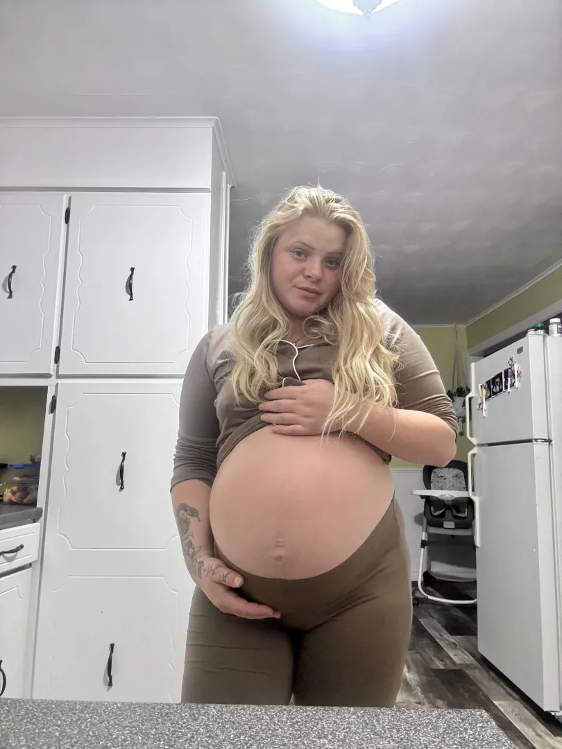 Upvote and I’ll send a nude 